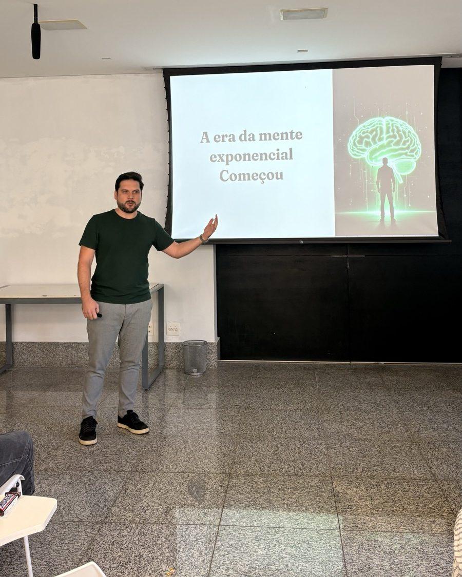 Lucas Assumpção apresenta o tema A era da mente exponencial começou